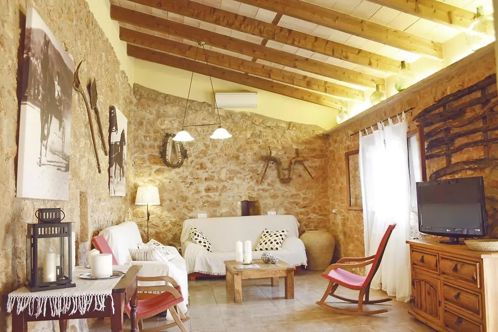 Finca Cugulutx Guest House Llucmajor  Spain